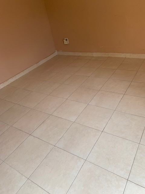 1104 Westminster Street W - Photo 7 of 15