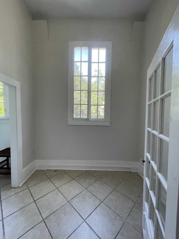 3222 Prytania - Photo 4 of 10