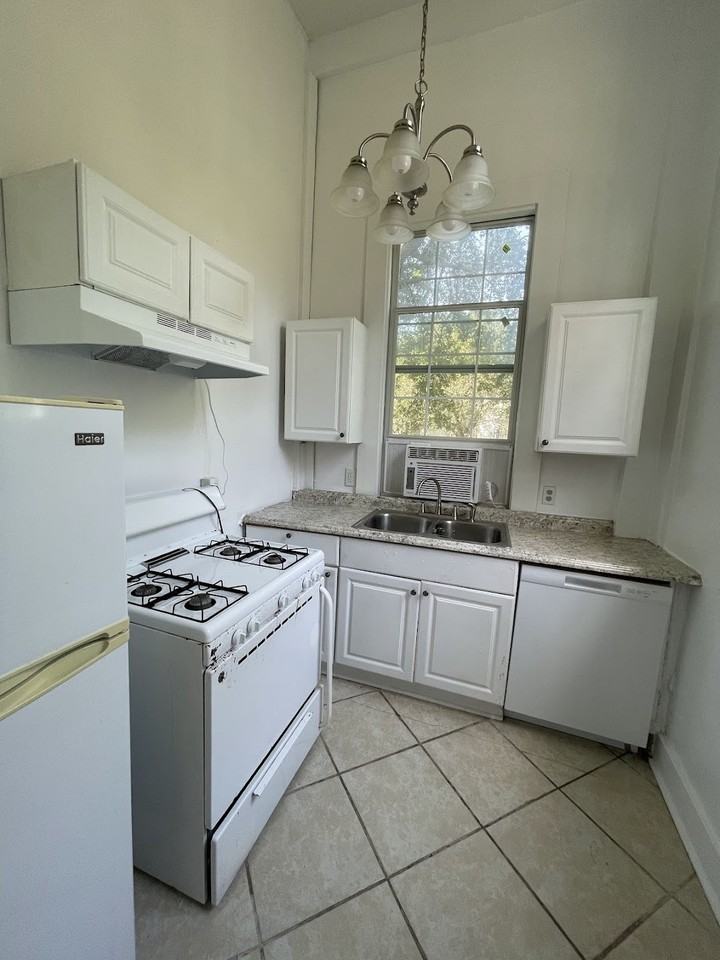 3222 Prytania - Photo 6 of 10