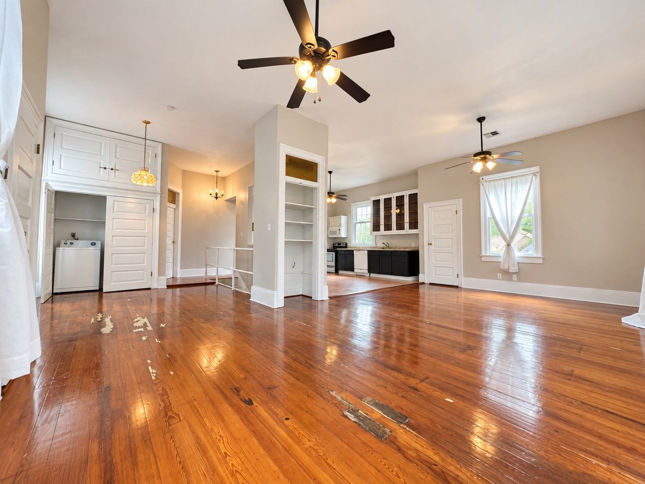 2622 Magazine Street - Photo 4 of 16