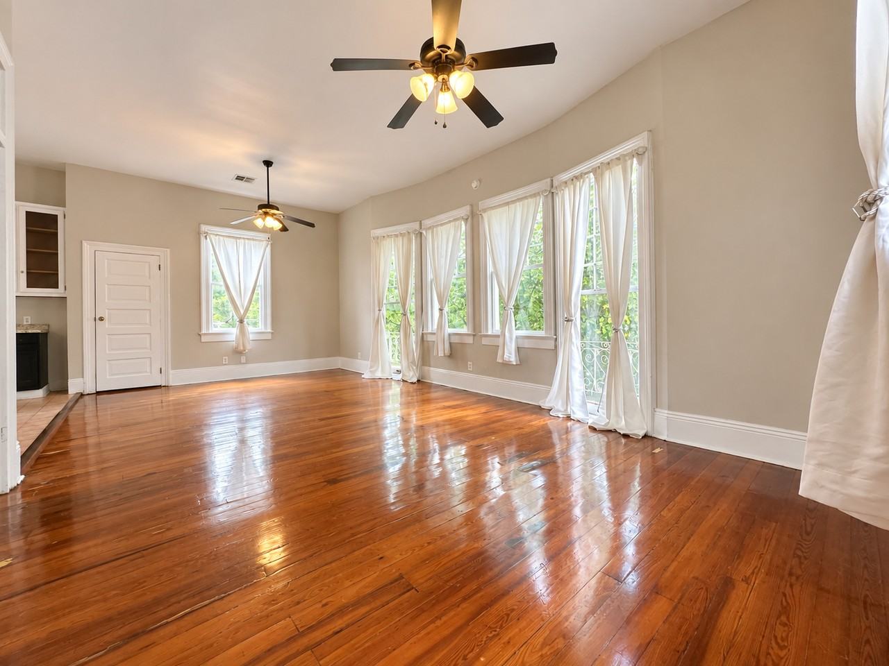 2622 Magazine Street - Photo 5 of 16