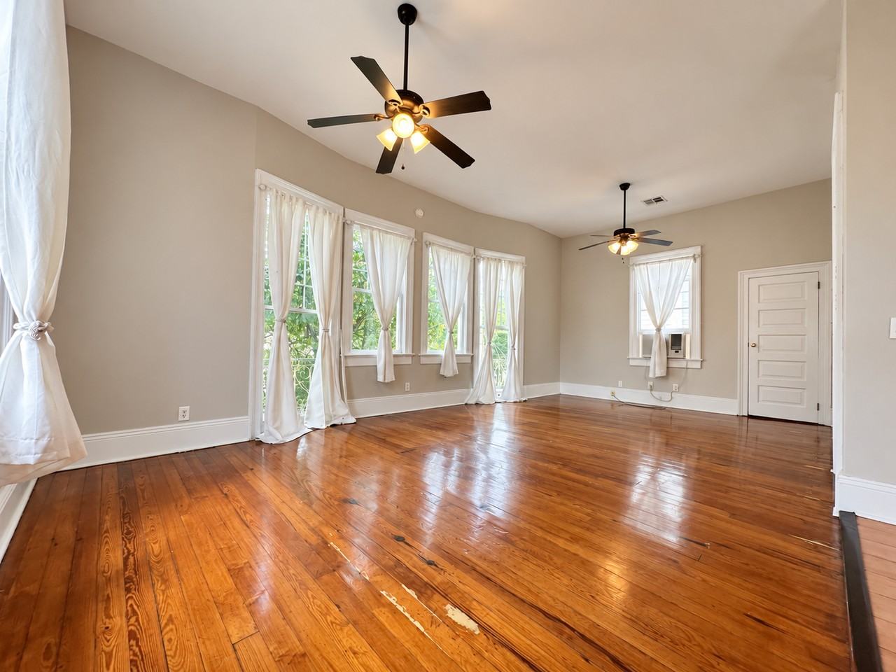 2622 Magazine Street - Photo 6 of 16
