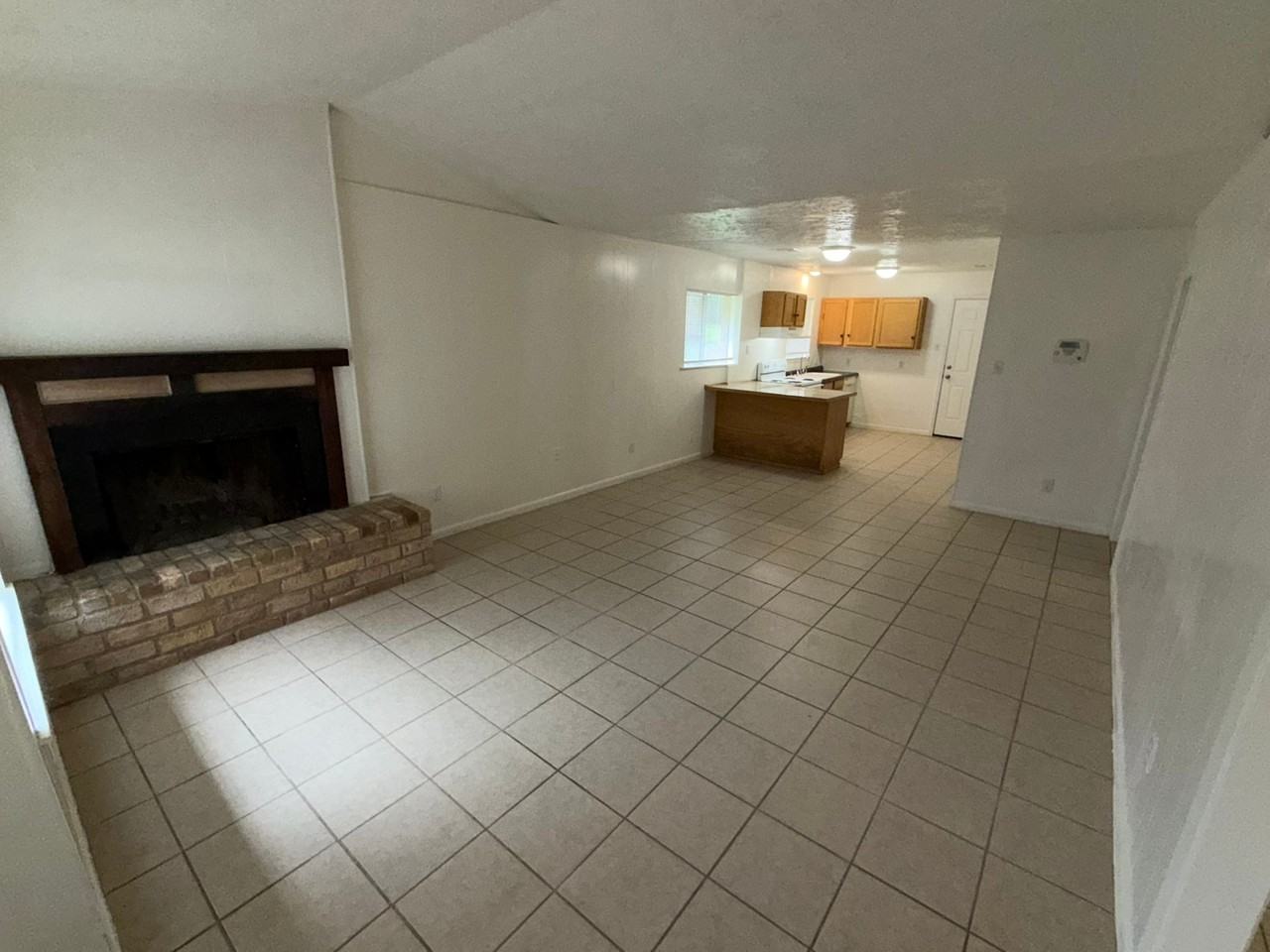 3608 Robinhood Dr - Photo 3 of 12