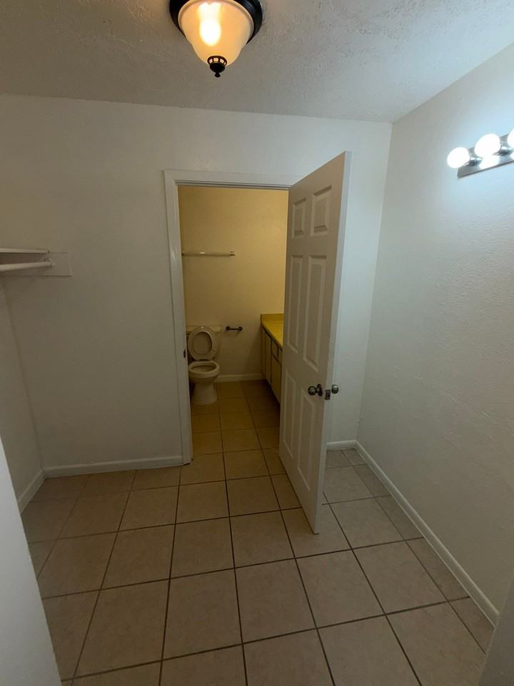 3608 Robinhood Dr - Photo 5 of 12