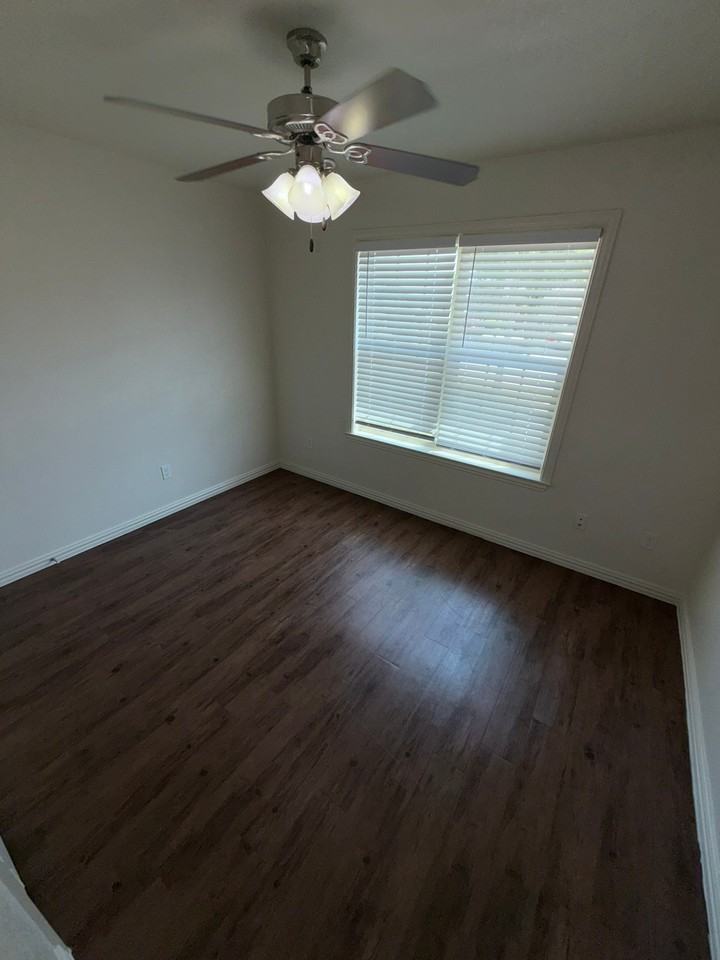 8310 Saddle Brook Drive - Photo 4 of 13