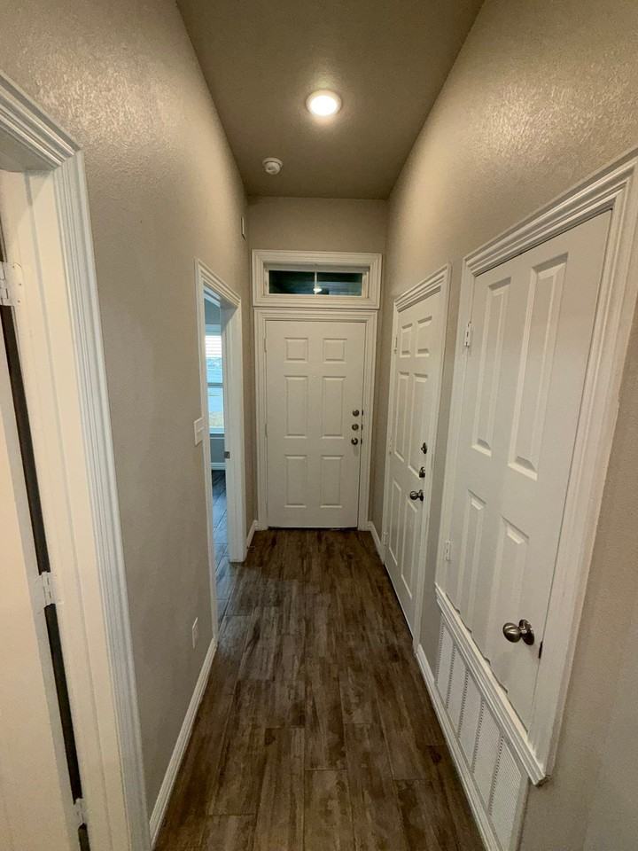 1066 United Dr - Photo 7 of 19