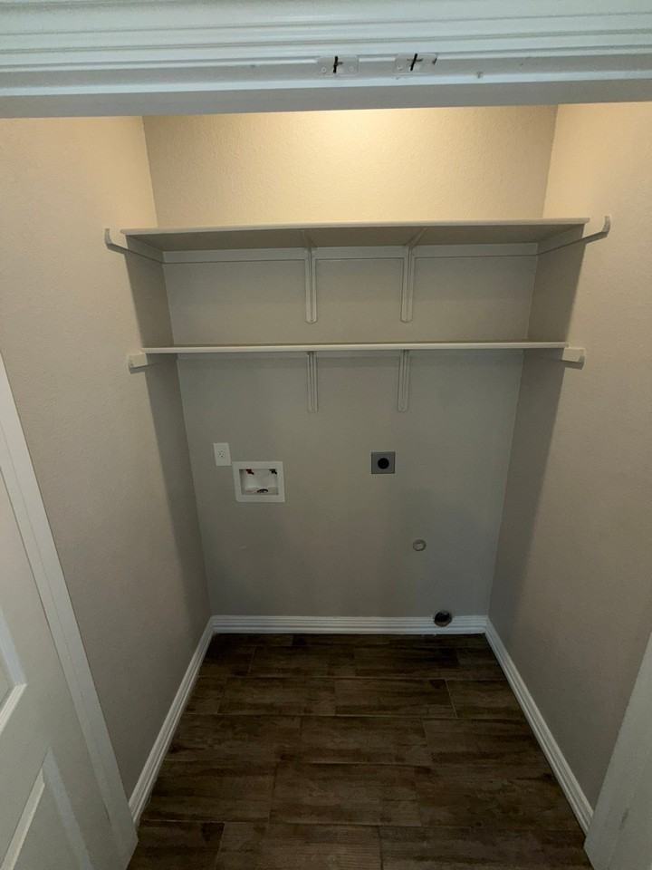3006 Fenway Cir - Photo 2 of 12