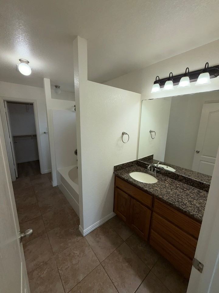 8375 Saddle Brook Drive - Photo 5 of 20