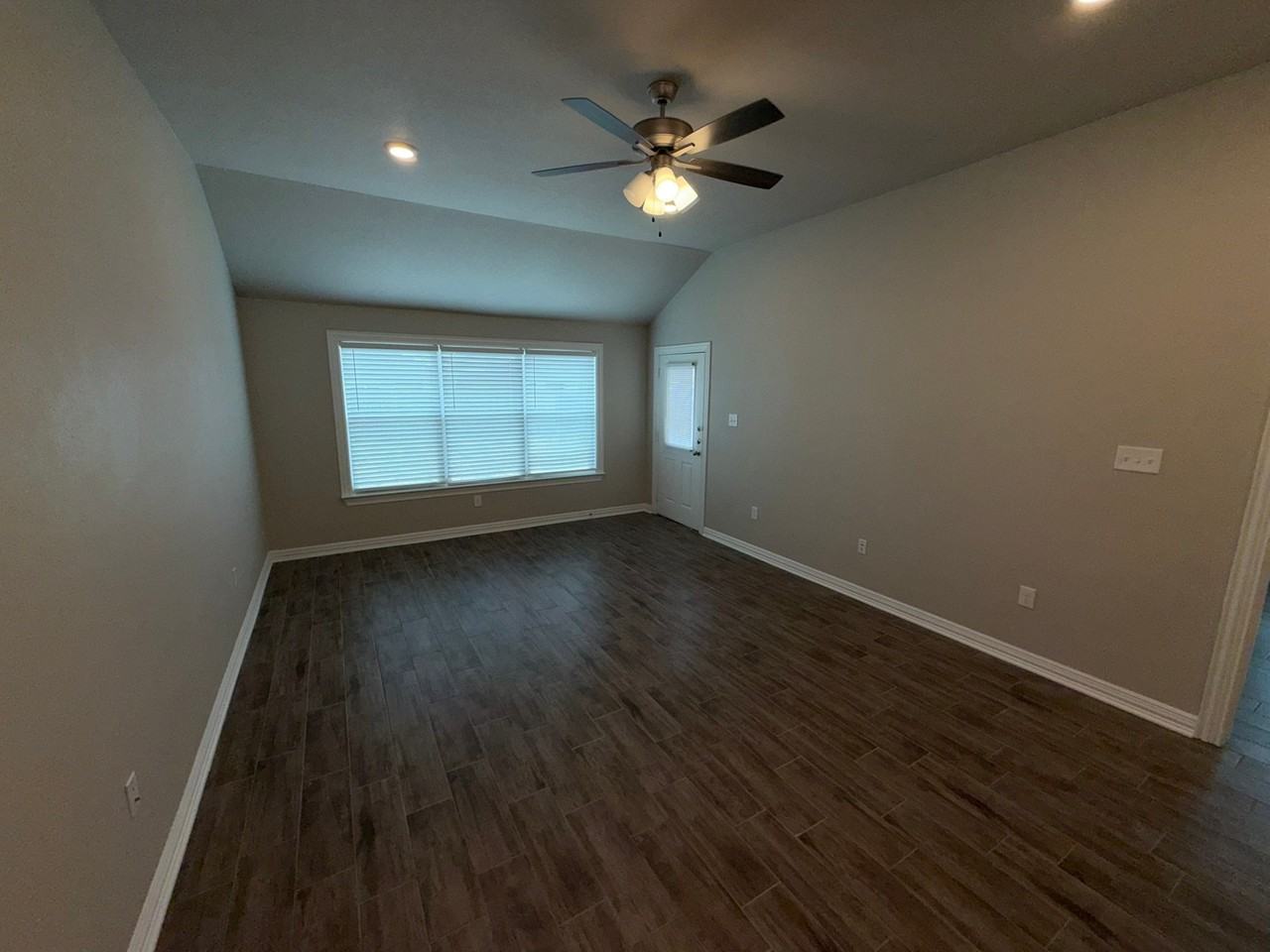 3215 Addison Way - Photo 5 of 14