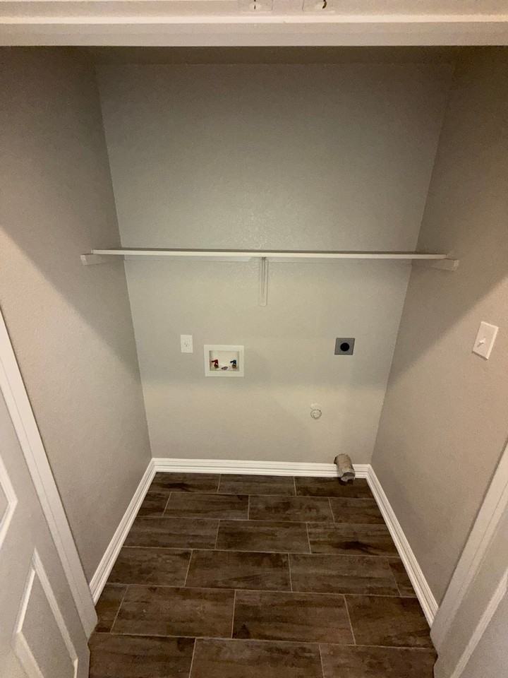 3302 S 13th St - Photo 5 of 12