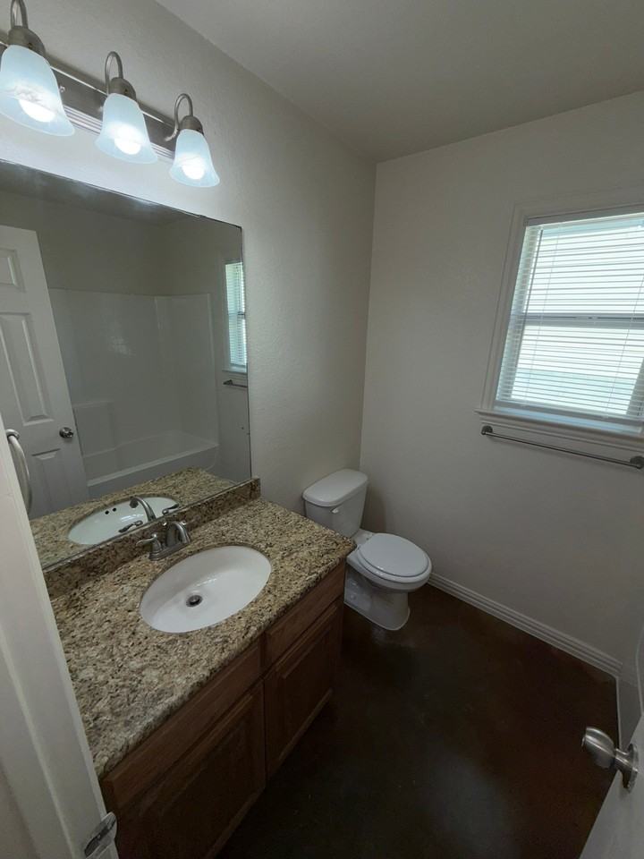 508 East Young Avenue - Photo 5 of 17