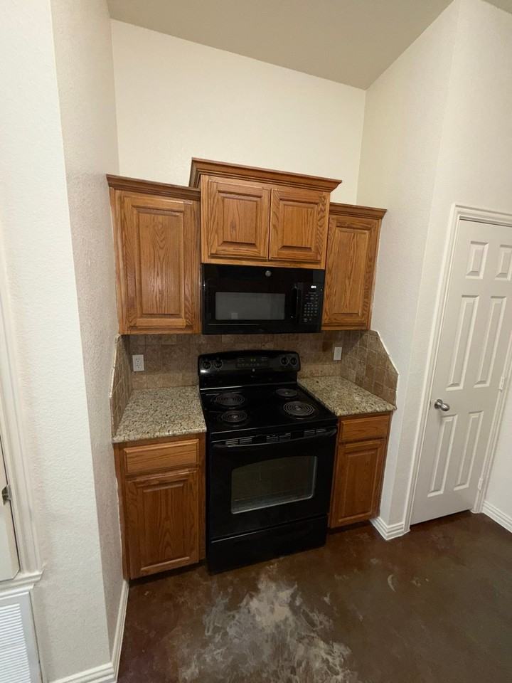 508 East Young Avenue - Photo 7 of 17