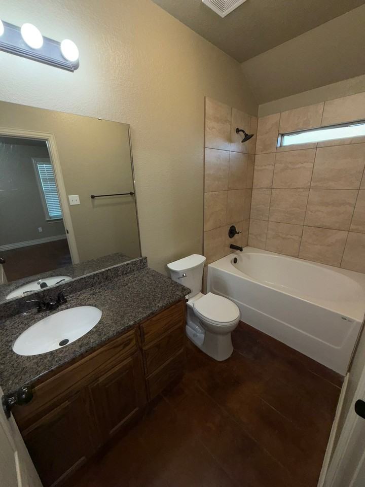 800 Ferrara Circle - Photo 5 of 14