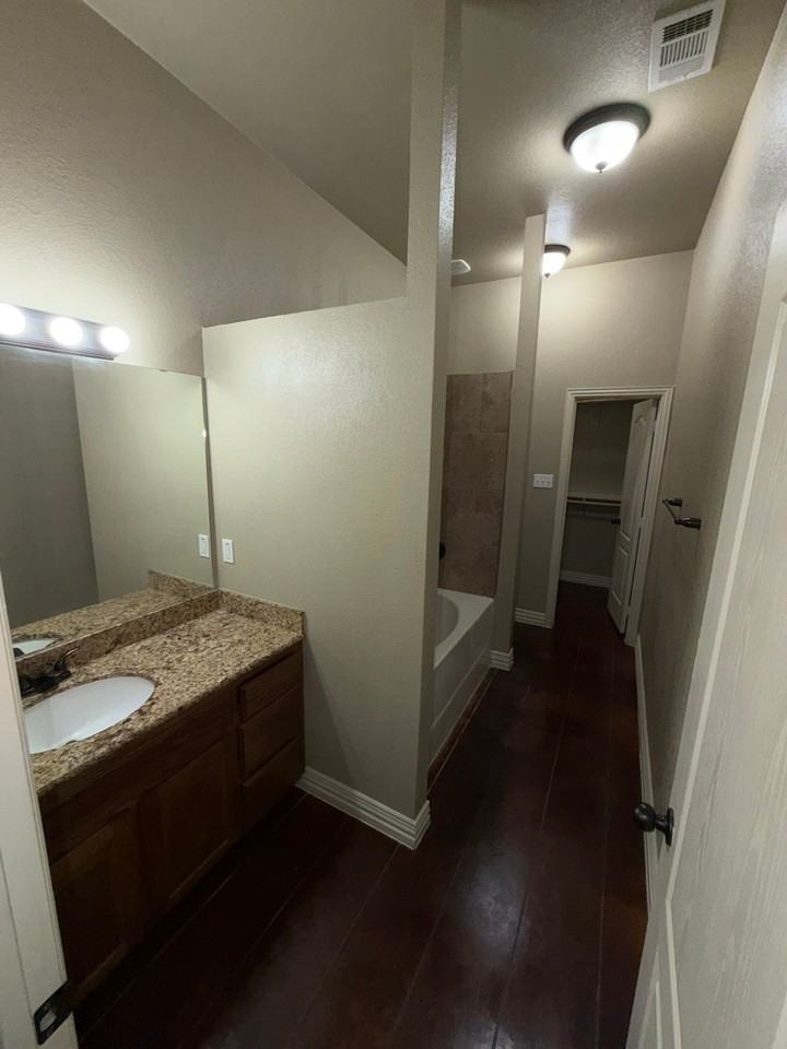 623 Ferrara Circle - Photo 4 of 17