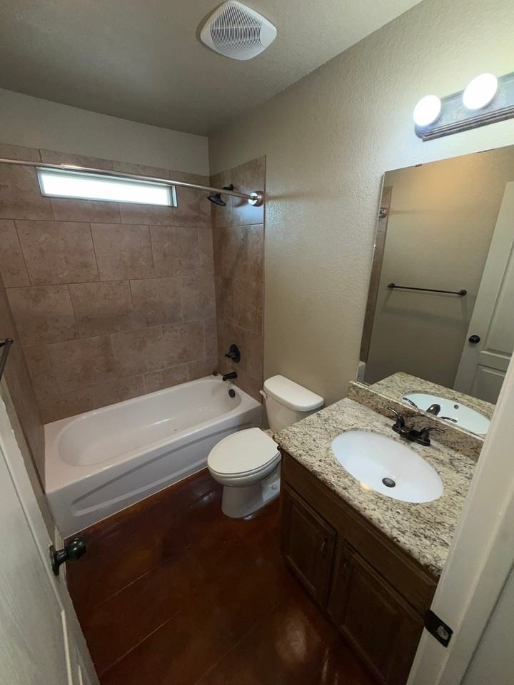 704 Ferrara Circle - Photo 5 of 18