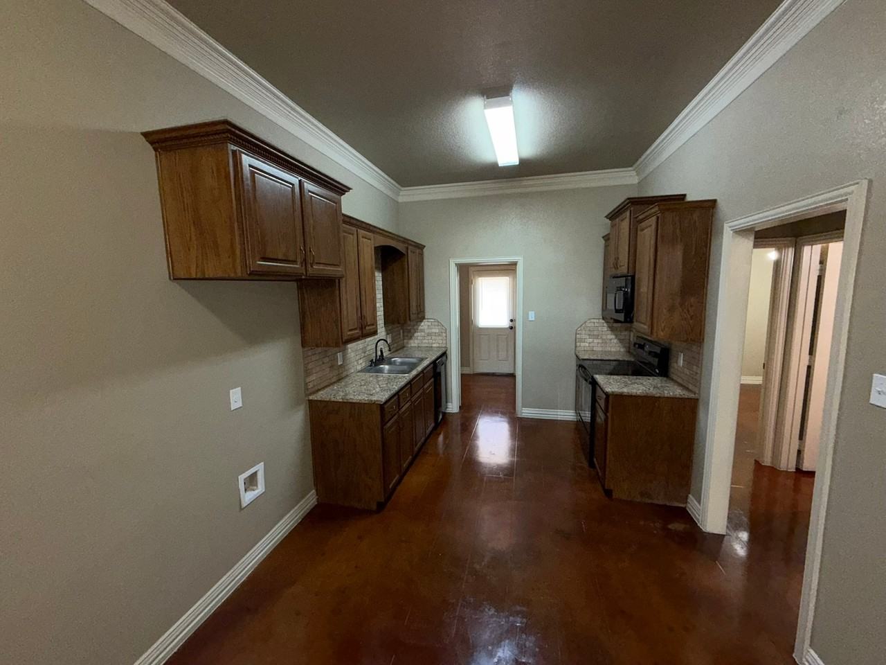704 Ferrara Circle - Photo 7 of 18