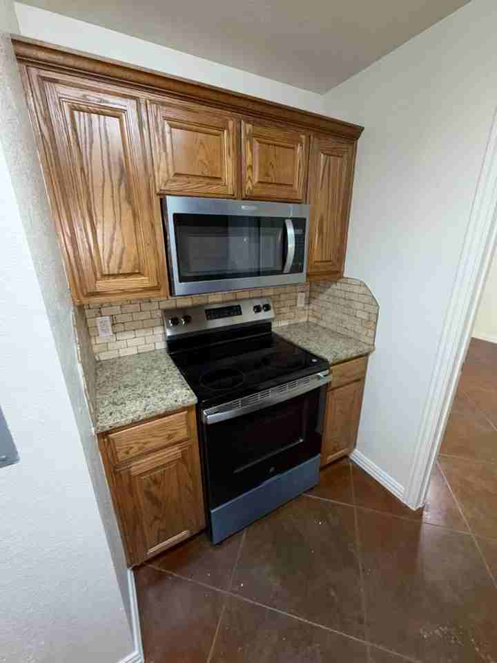 1104 South MLK - Photo 2 of 10