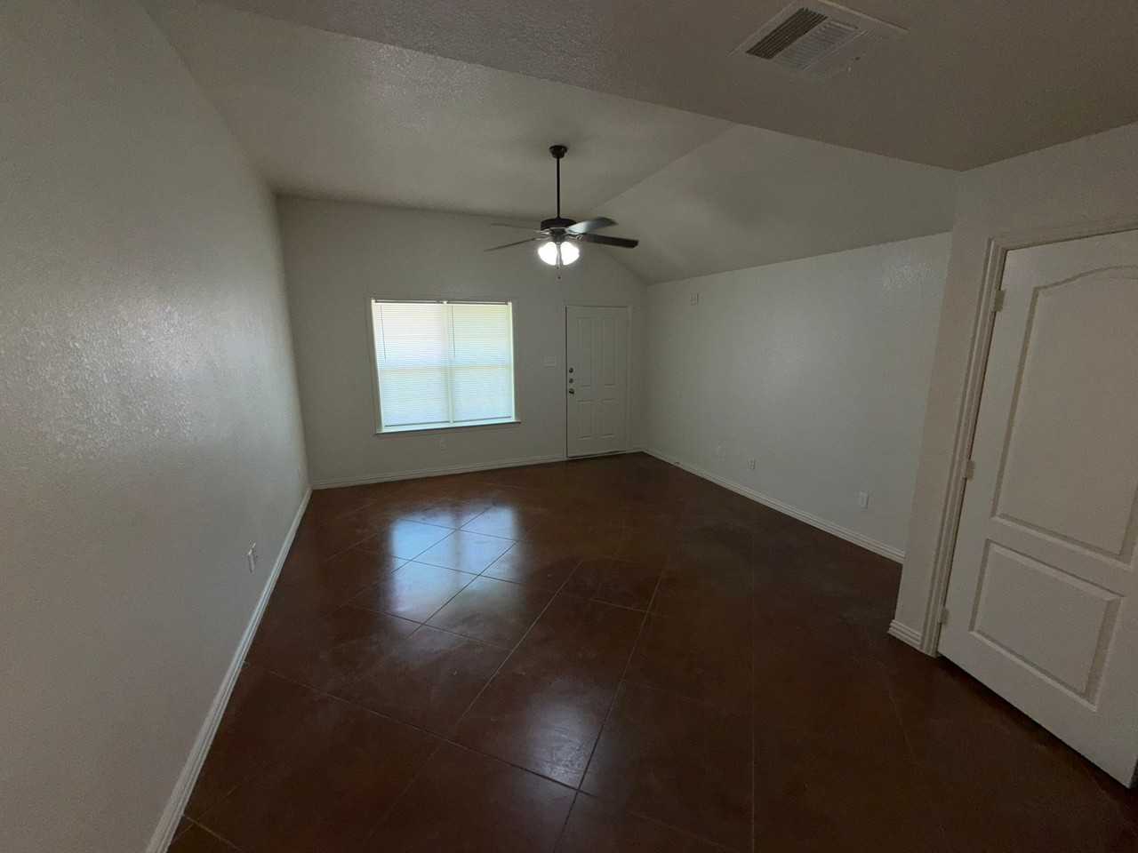 1104 South MLK - Photo 6 of 10
