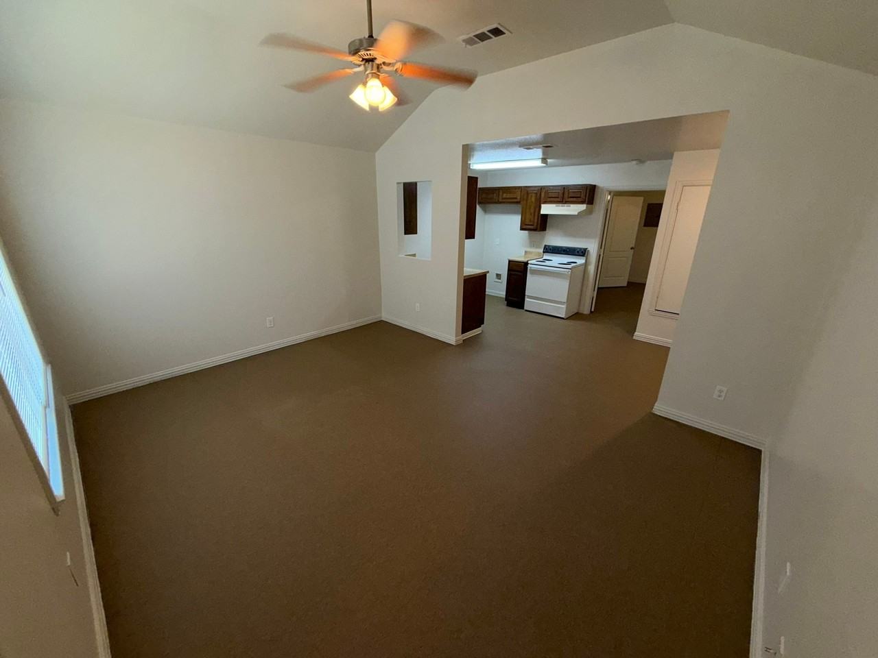 1118 South MLK - Photo 6 of 9