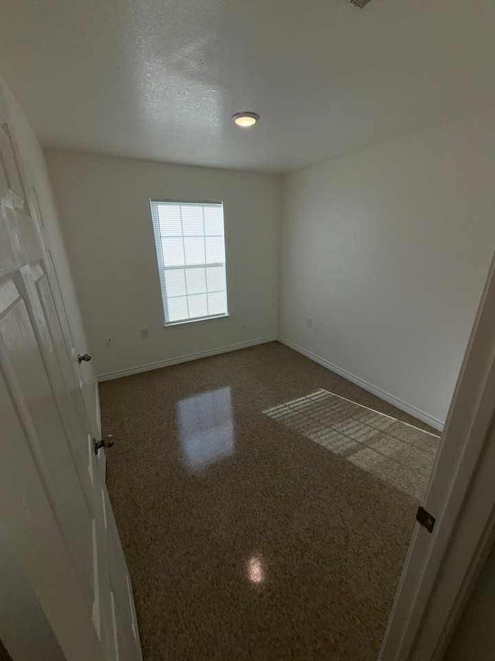 212 S 12th St - Photo 7 of 17