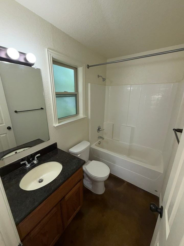 1307 South 10th - Photo 2 of 9