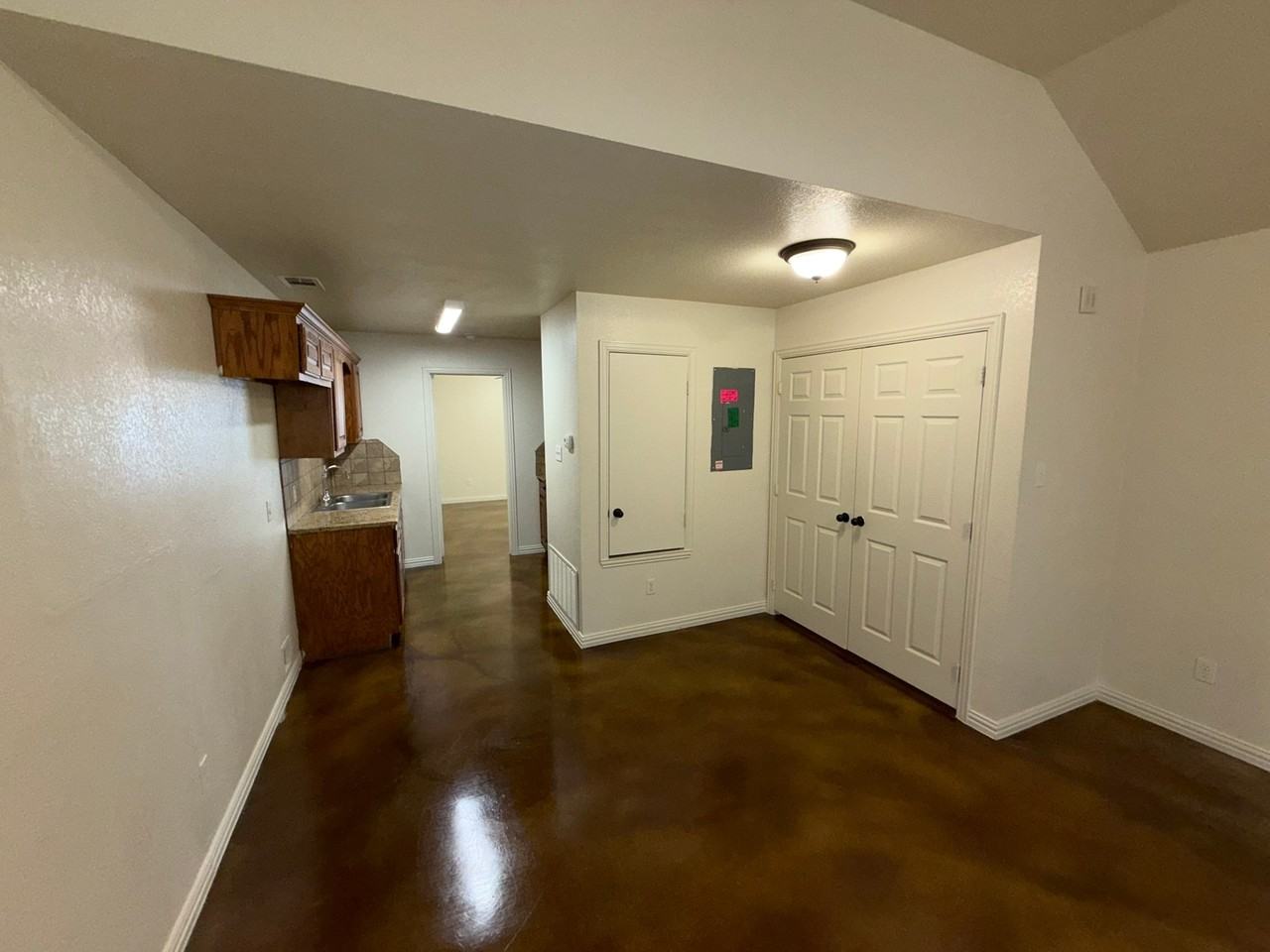 1307 South 10th - Photo 3 of 9