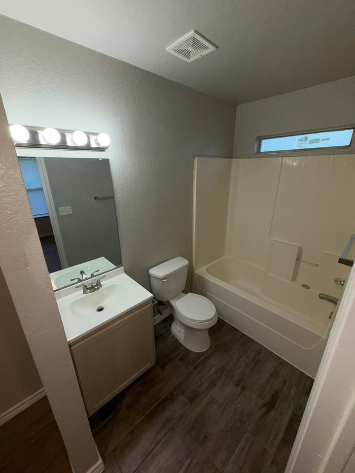 501 South 18th Street - Photo 6 of 7