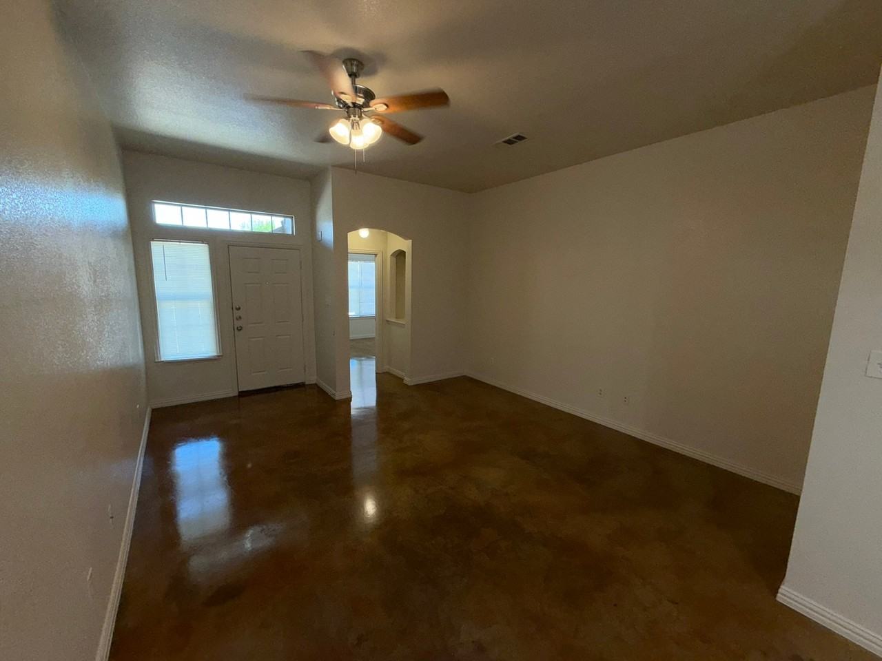 425 East Zenith Avenue - Photo 4 of 19