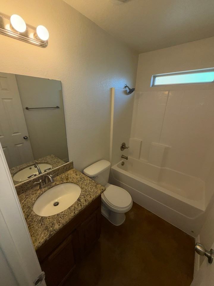 425 East Zenith Avenue - Photo 6 of 19