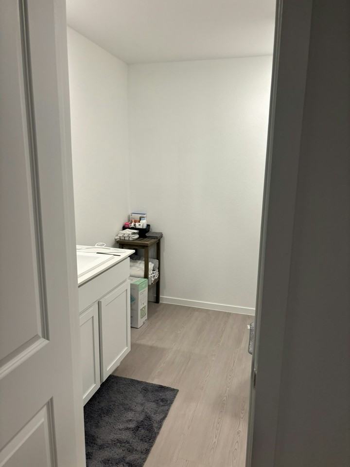 14111 Hammersmith Street - Photo 3 of 11