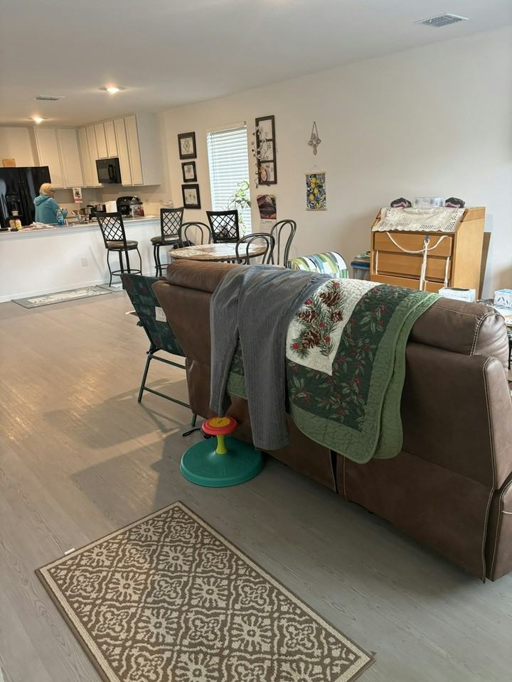 14111 Hammersmith Street - Photo 7 of 11