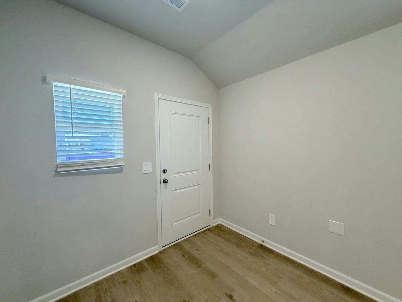 4028 White River Rd SW - Photo 3 of 35