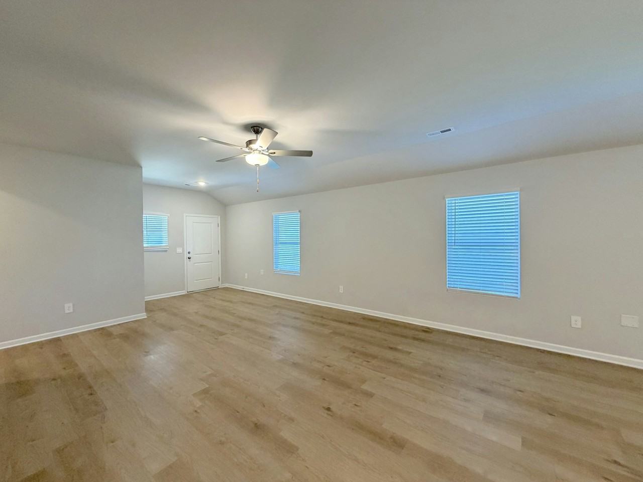 4028 White River Rd SW - Photo 6 of 35