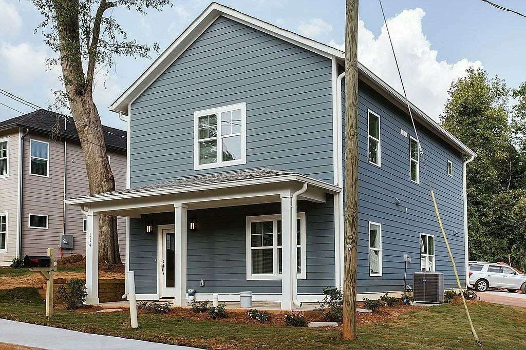 114 Lake Street - Photo 3 of 20