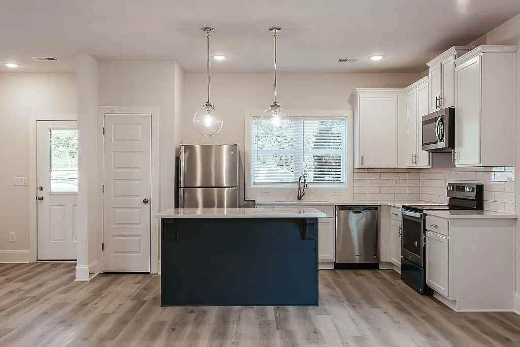 114 Lake Street - Photo 5 of 20