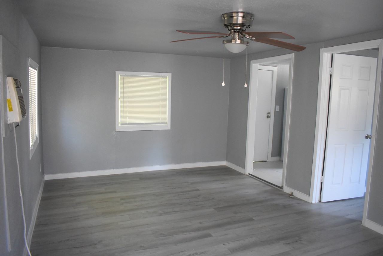 1518 Brown St #1 - Photo 2 of 11