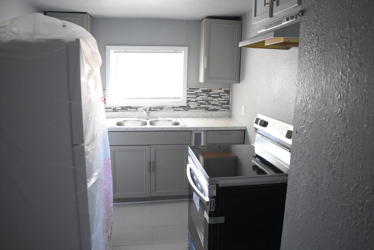 1518 Brown St #1 - Photo 4 of 11