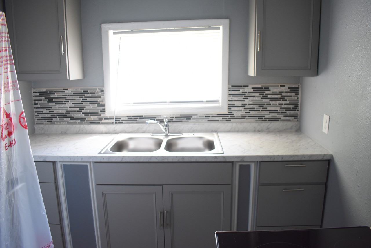 1518 Brown St #1 - Photo 5 of 11