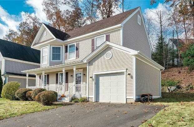 53 Village Ln - Photo 3 of 39
