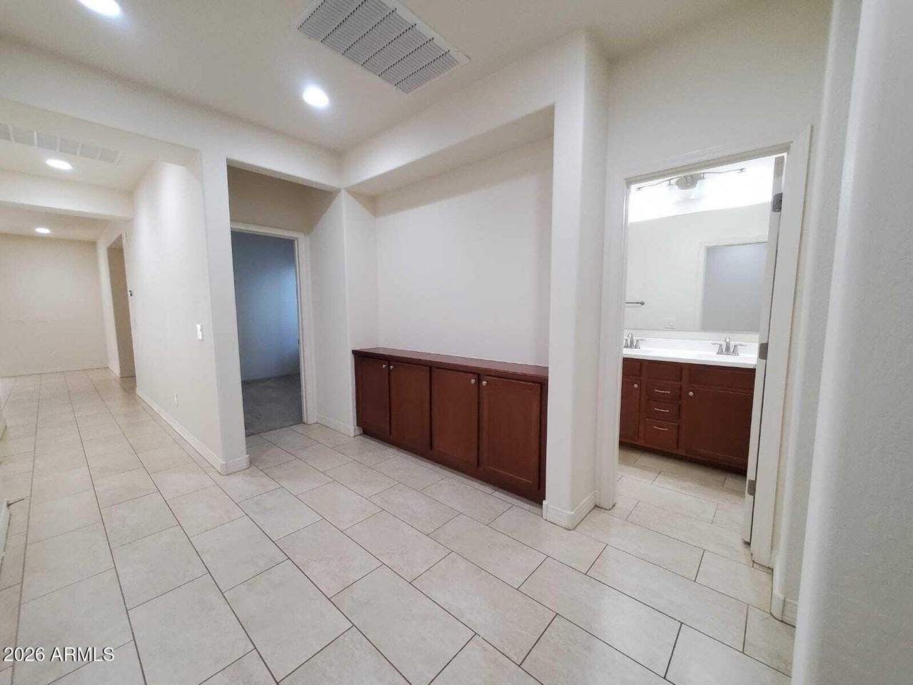 9987 W Foothill Dr - Photo 4 of 50