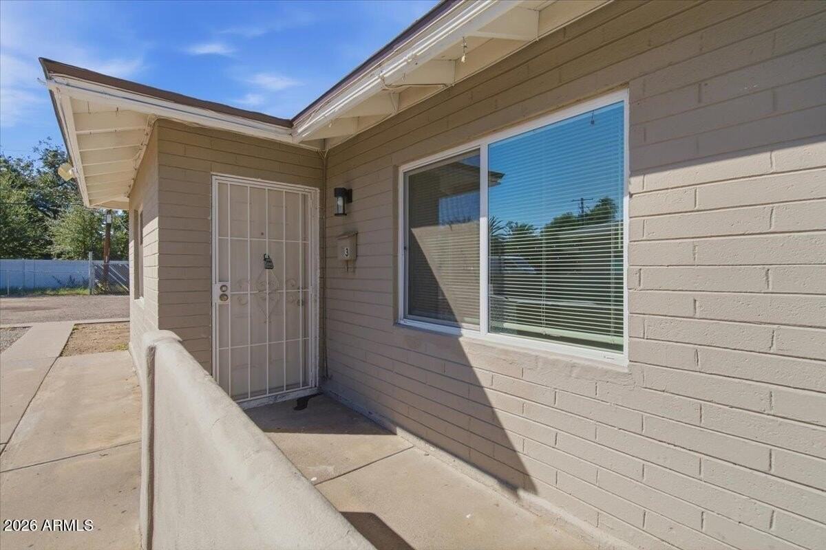 2535 E Clarendon Ave #3 - Photo 3 of 22