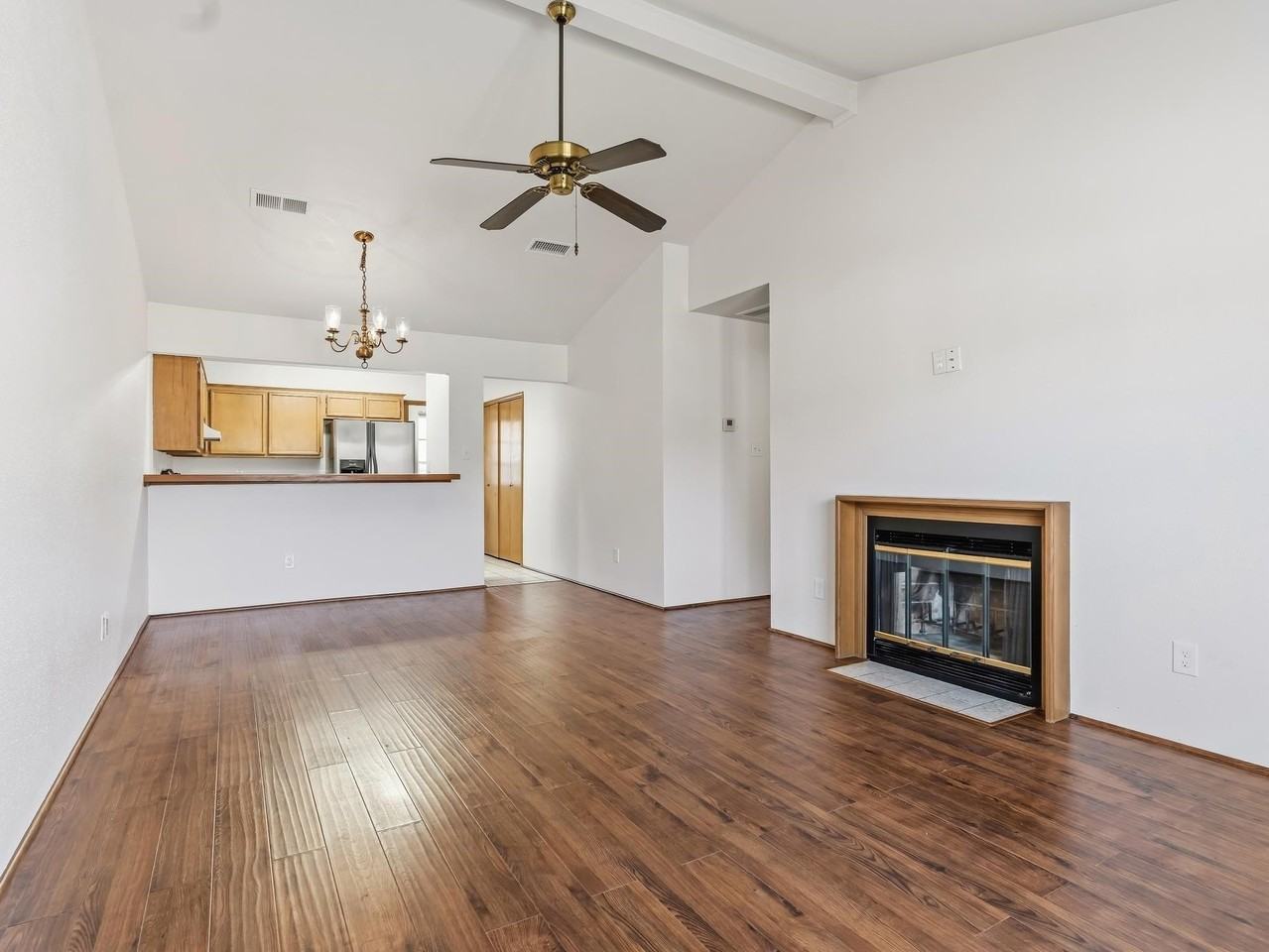 1010 Green Meadow St - Photo 3 of 14