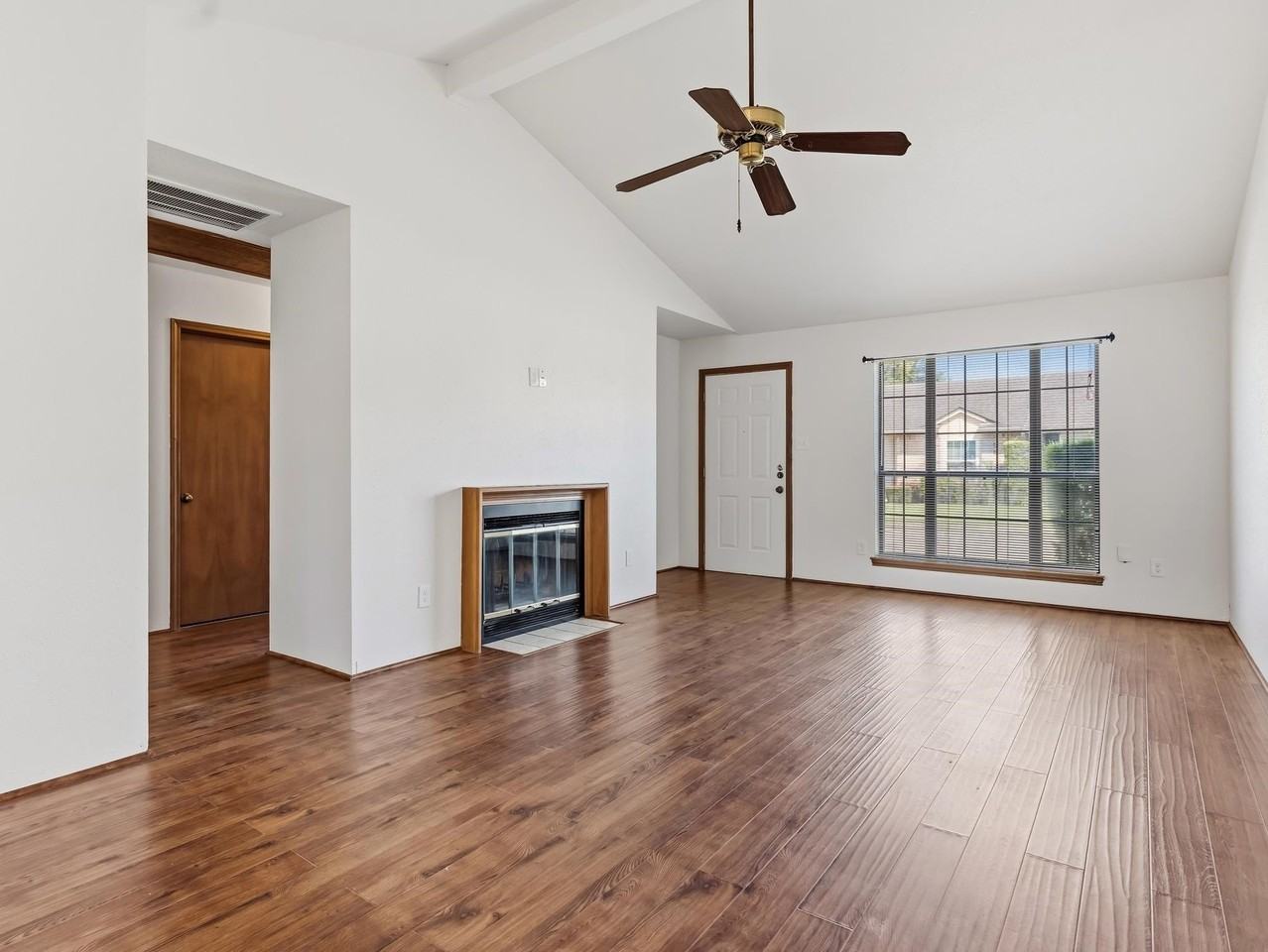 1010 Green Meadow St - Photo 4 of 14
