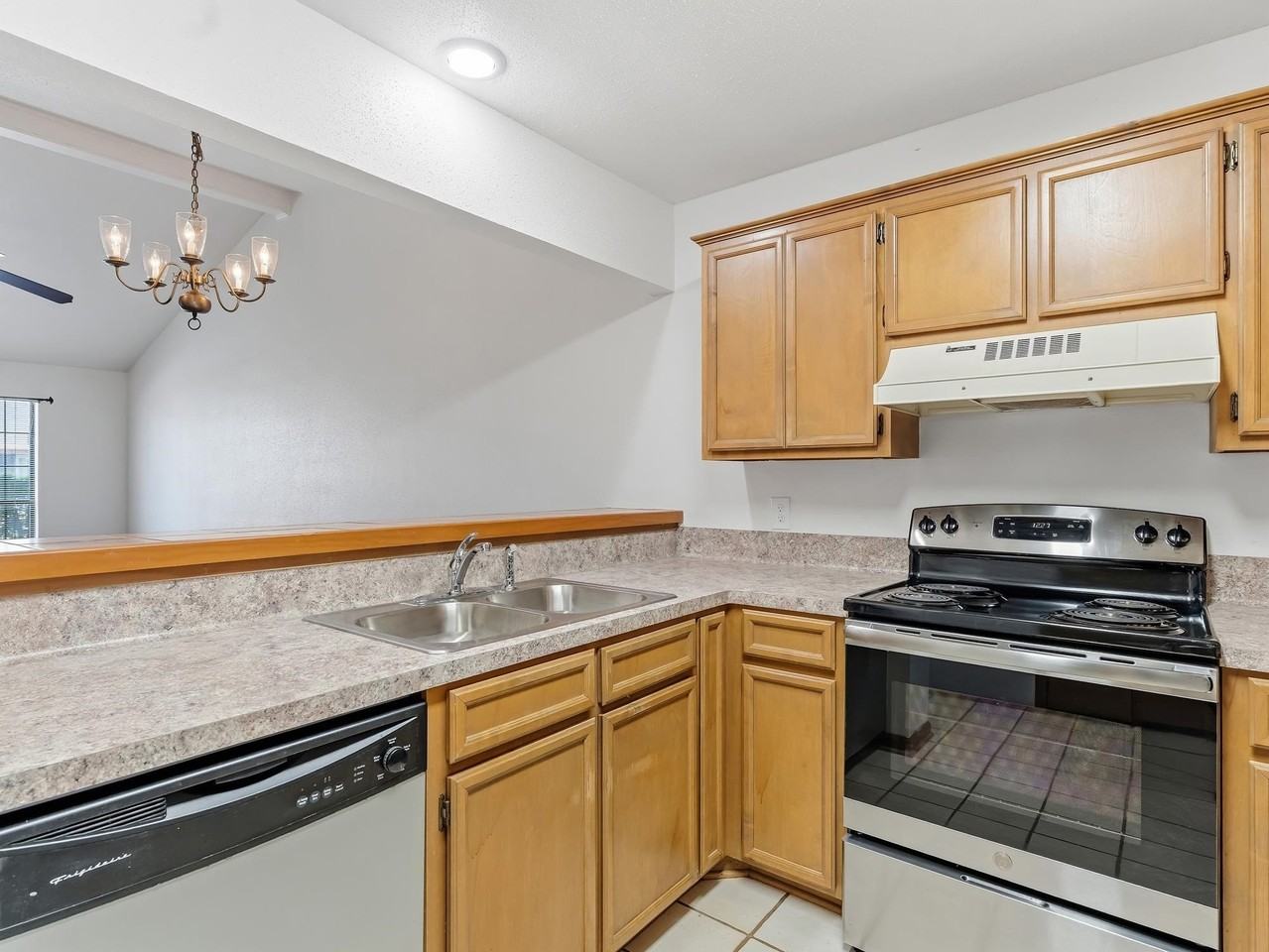 1010 Green Meadow St - Photo 7 of 14