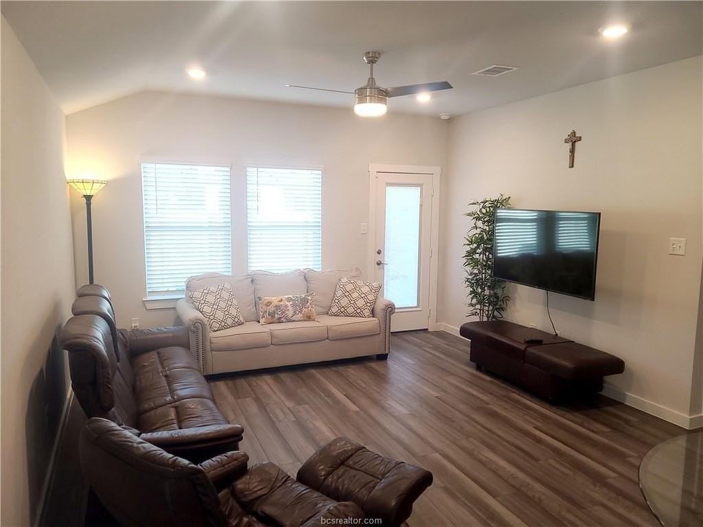 954 Lady Bird Ln - Photo 6 of 25