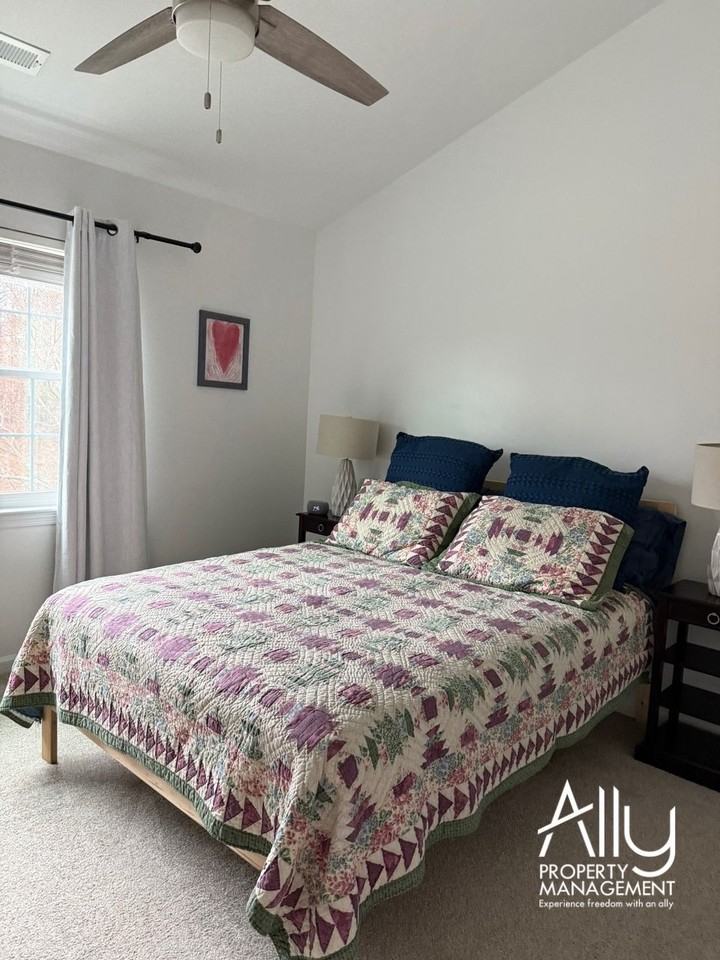 1327 Le Parc Ter #1 - Photo 7 of 24