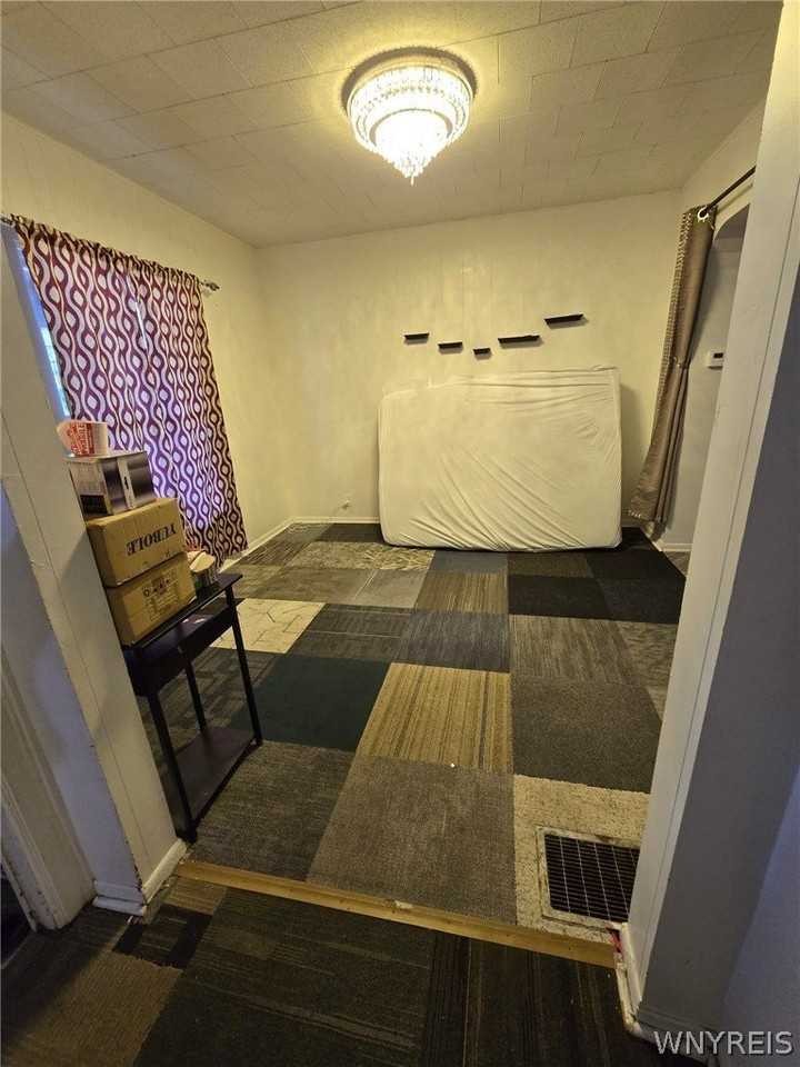 40 Kamper Ave - Photo 6 of 11