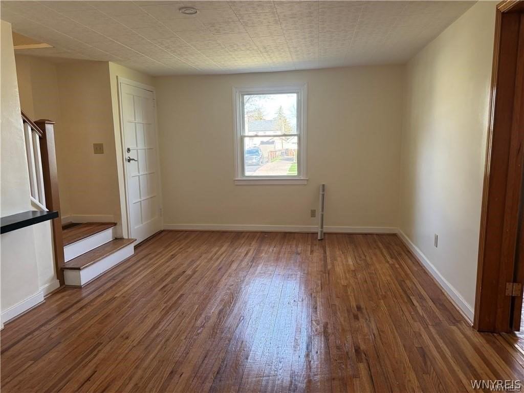 102 Ellen Dr - Photo 3 of 19