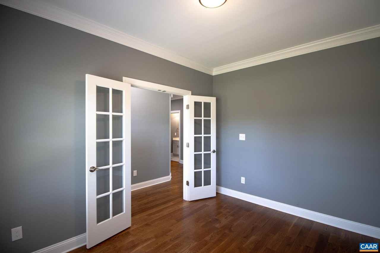 145 Paige St - Photo 5 of 27