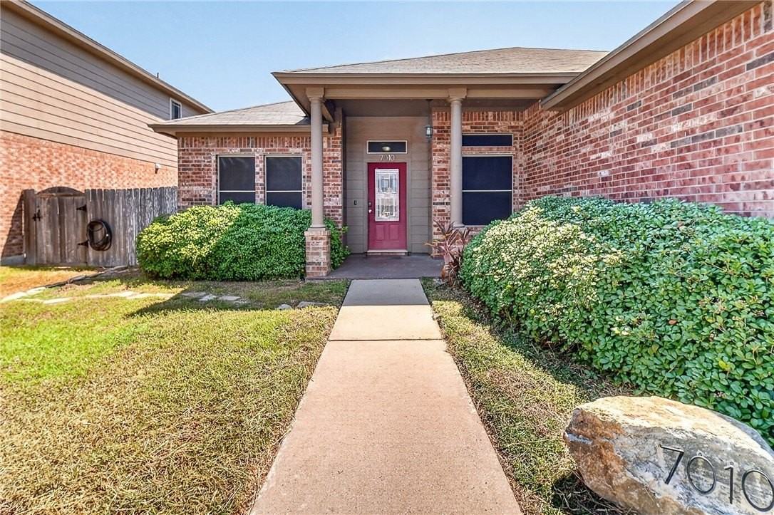 7010 Trantella Ct - Photo 2 of 32